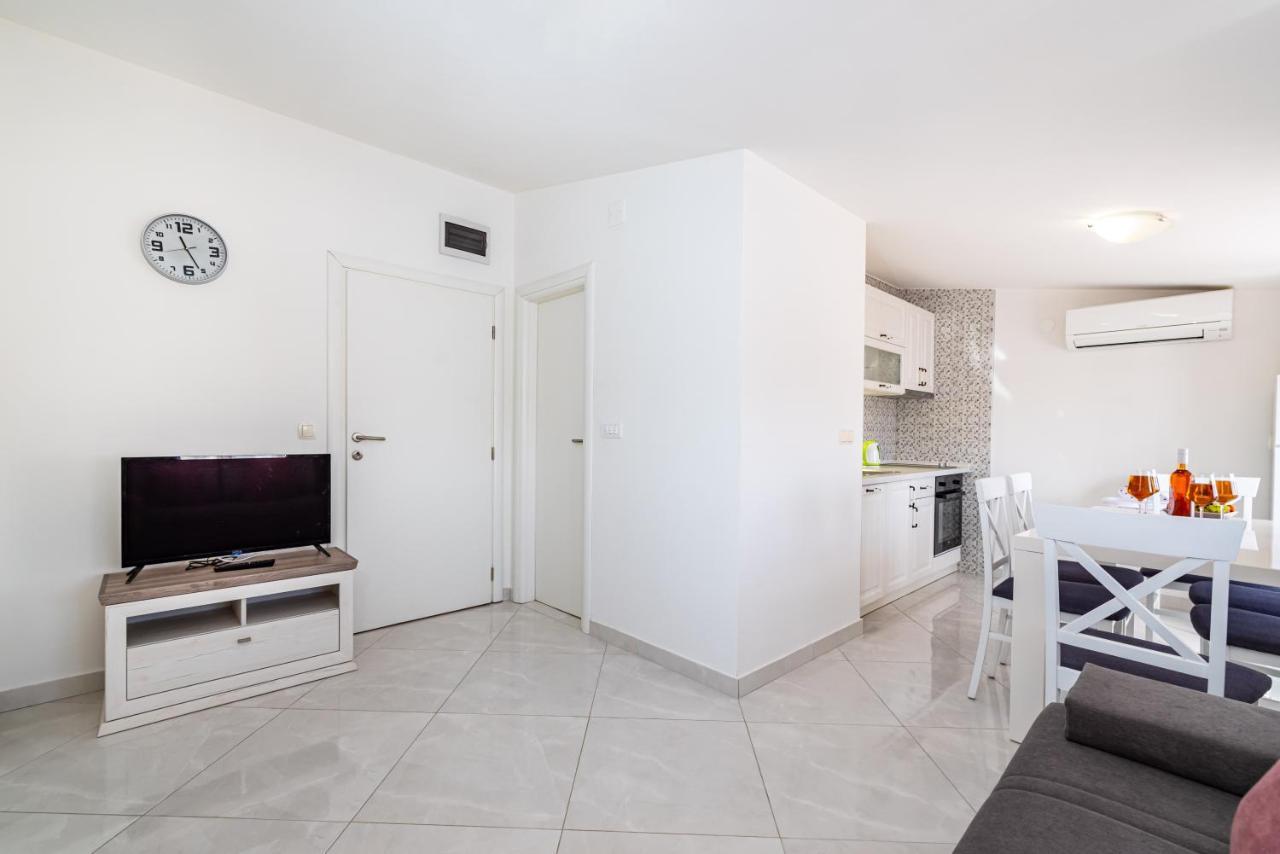 Villa Tome Donje Rastane Bagian luar foto