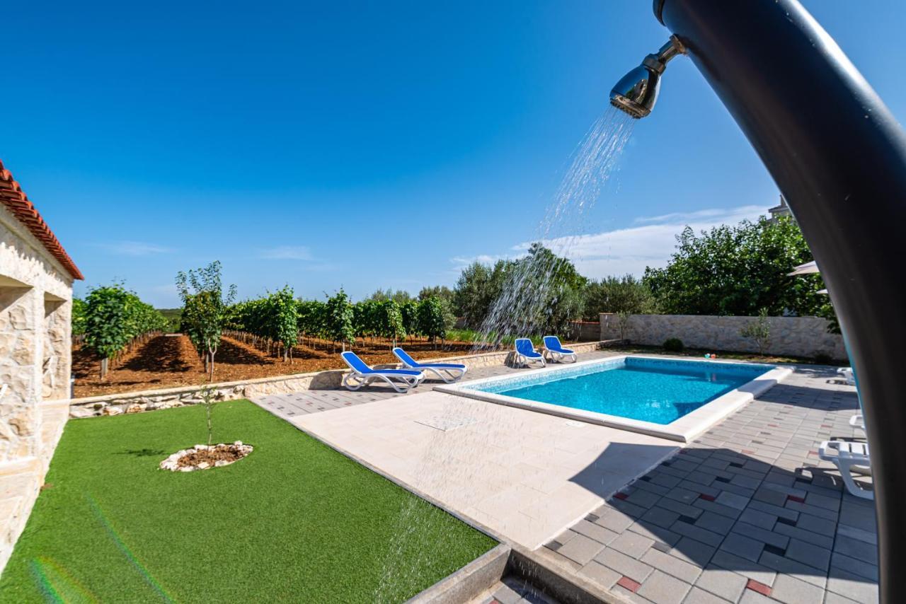 Villa Tome Donje Rastane Bagian luar foto